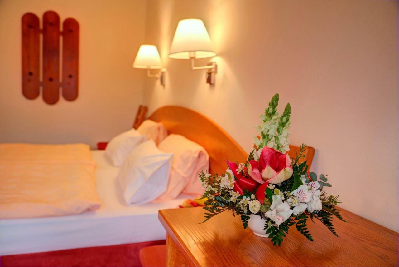 Park Hotel Průhonice Extérieur photo