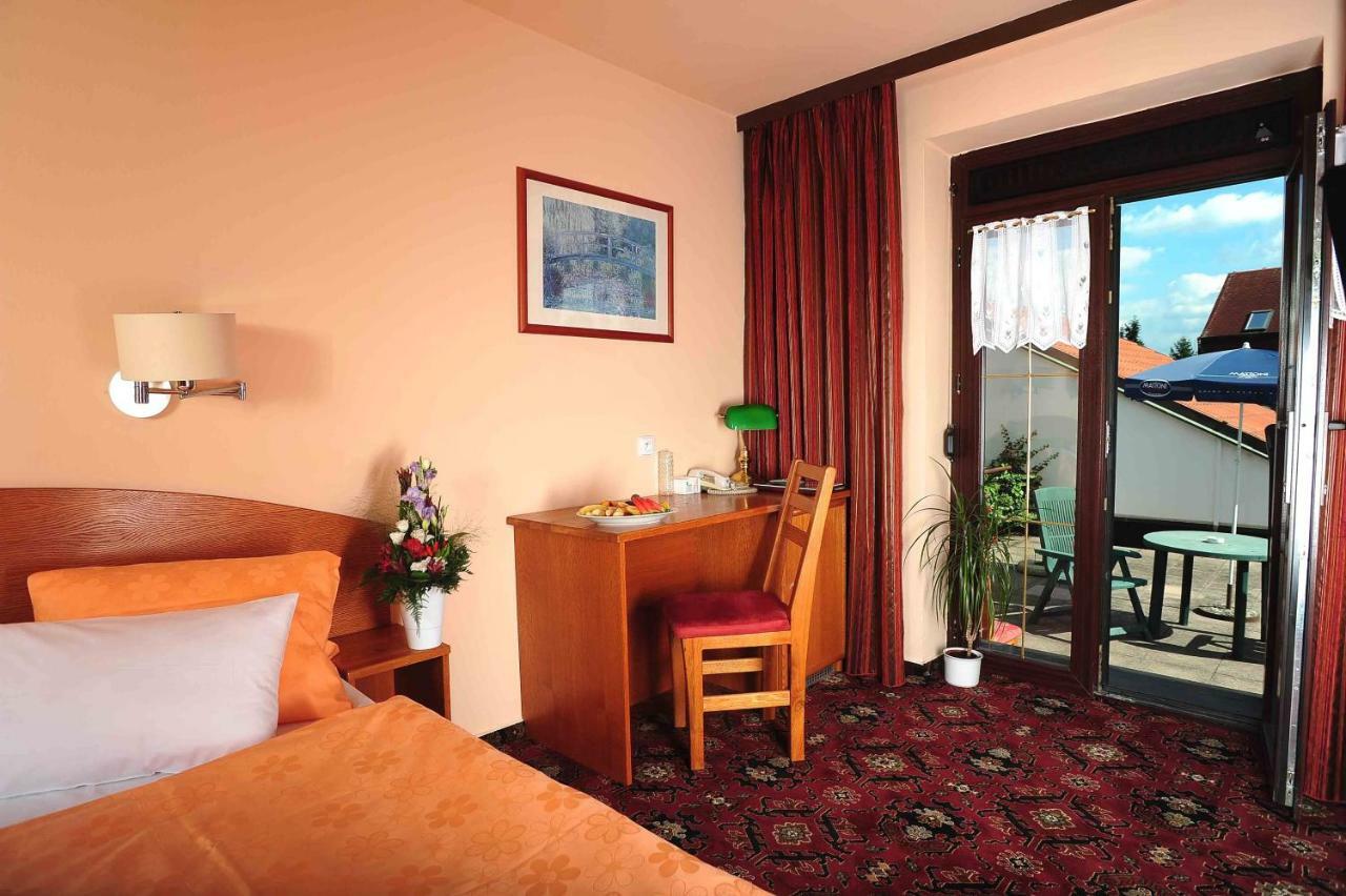 Park Hotel Průhonice Extérieur photo