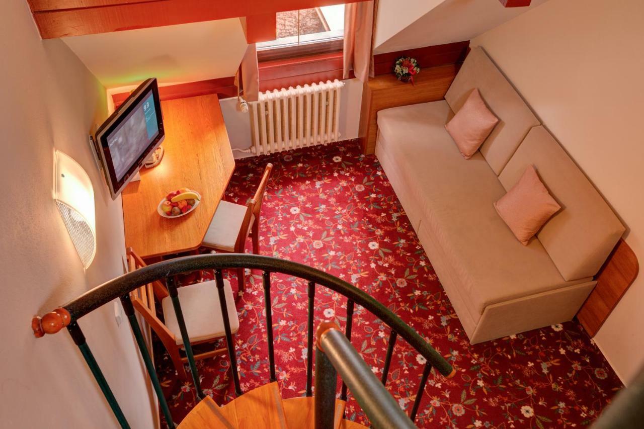 Park Hotel Průhonice Extérieur photo